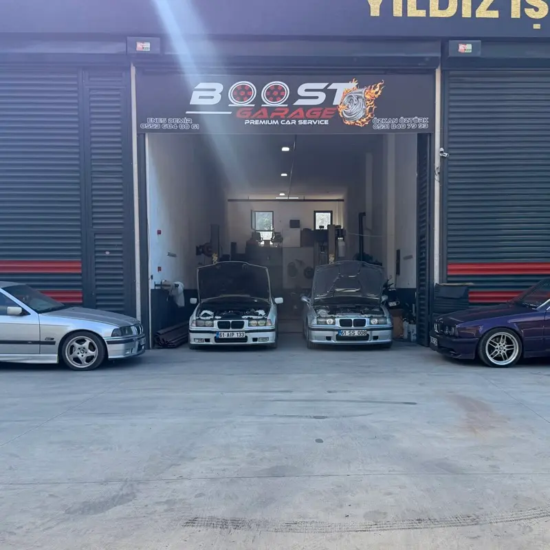 Boost Garage logo